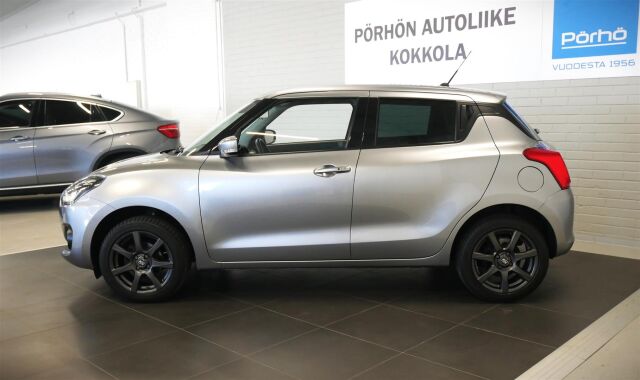 SUZUKI Swift 2018 1,2 DUALJET 4WD GLX 5MT HYBRID / 1-om / 2 x renkaat / Adapt. vakkari / Navi / Kamera / Koukku