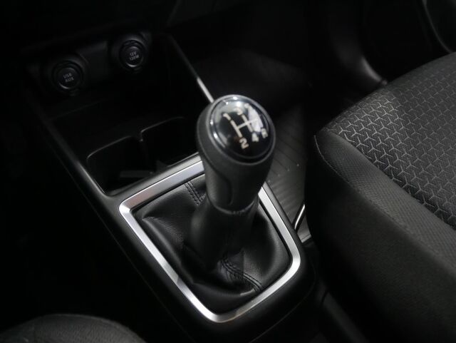 SUZUKI Swift 2018 1,2 DUALJET 4WD GLX 5MT HYBRID / 1-om / 2 x renkaat / Adapt. vakkari / Navi / Kamera / Koukku