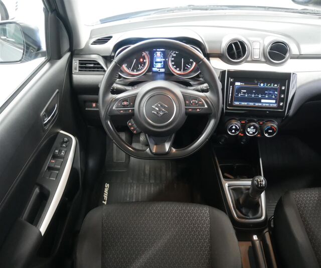 SUZUKI Swift 2018 1,2 DUALJET 4WD GLX 5MT HYBRID / 1-om / 2 x renkaat / Adapt. vakkari / Navi / Kamera / Koukku