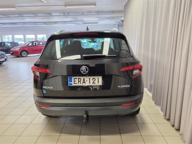 SKODA Karoq 2019 1,6 TDI Style DSG Autom.  * Vetokoukku / ACC /  P- Kamera / Webasto *