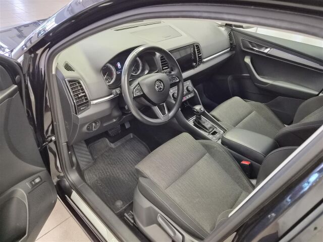 SKODA Karoq 2019 1,6 TDI Style DSG Autom.  * Vetokoukku / ACC /  P- Kamera / Webasto *