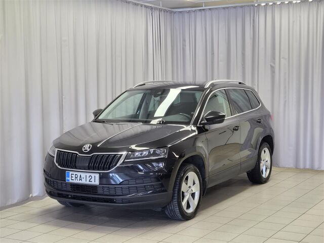 SKODA Karoq 2019 1,6 TDI Style DSG Autom.  * Vetokoukku / ACC /  P- Kamera / Webasto *