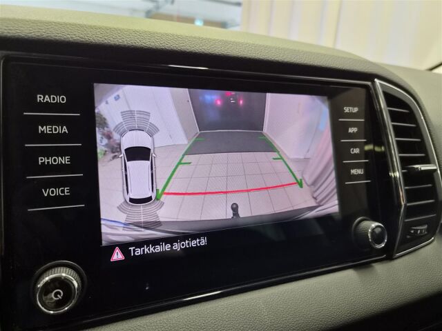 SKODA Karoq 2019 1,6 TDI Style DSG Autom.  * Vetokoukku / ACC /  P- Kamera / Webasto *