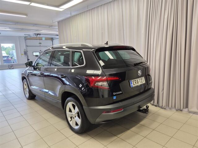 SKODA Karoq 2019 1,6 TDI Style DSG Autom.  * Vetokoukku / ACC /  P- Kamera / Webasto *