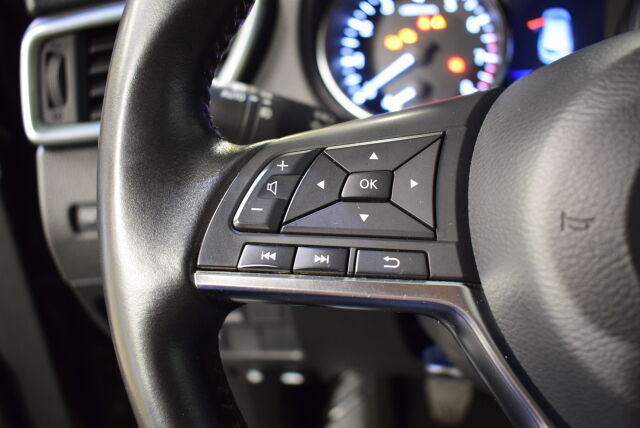 NISSAN Qashqai 2019 DIG-T 140 Acenta 2WD 6M/T NNC Display