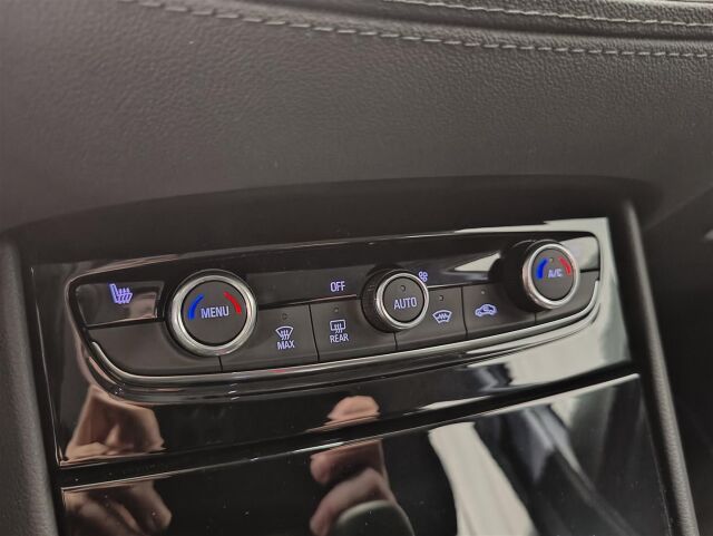 OPEL Grandland X 2019 Innovation Plus 130 Turbo A