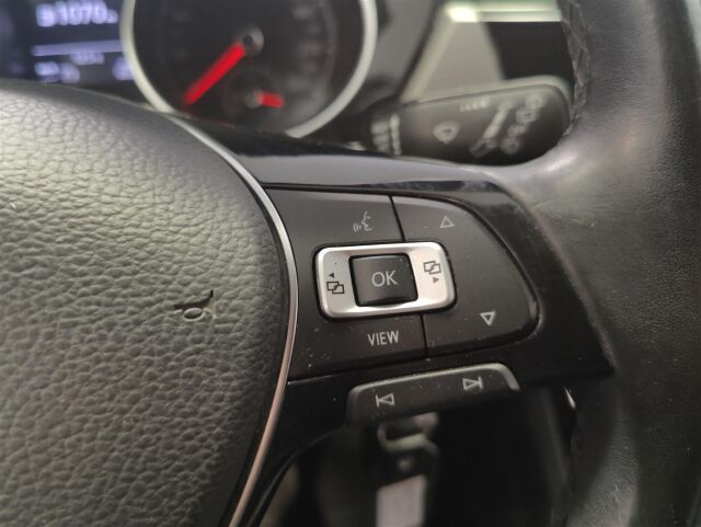 VOLKSWAGEN Touran 2019 Comfortline 1,6 TDI SCR 85 kW (115 hv)  * 1. Omistaja / Webasto / P-kamera *