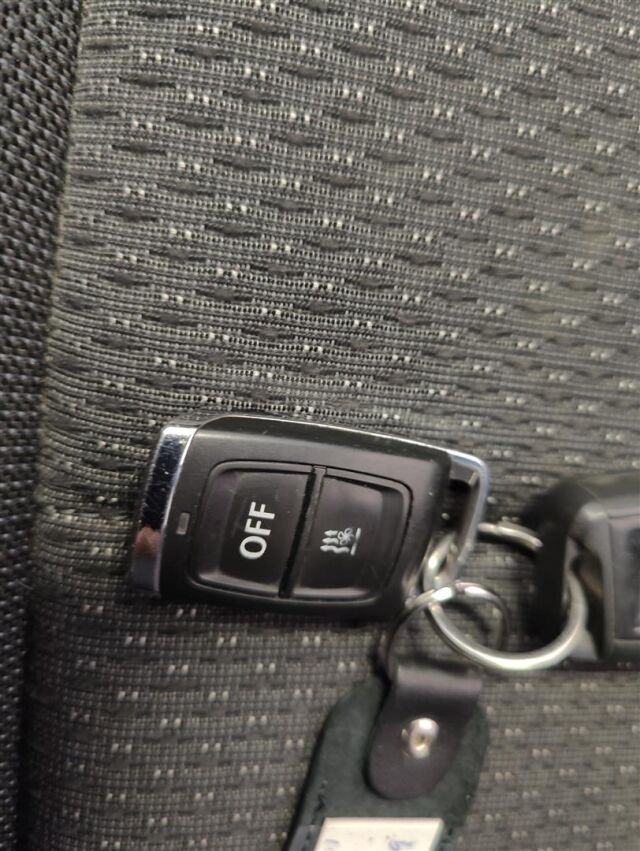 VOLKSWAGEN Touran 2019 Comfortline 1,6 TDI SCR 85 kW (115 hv)  * 1. Omistaja / Webasto / P-kamera *