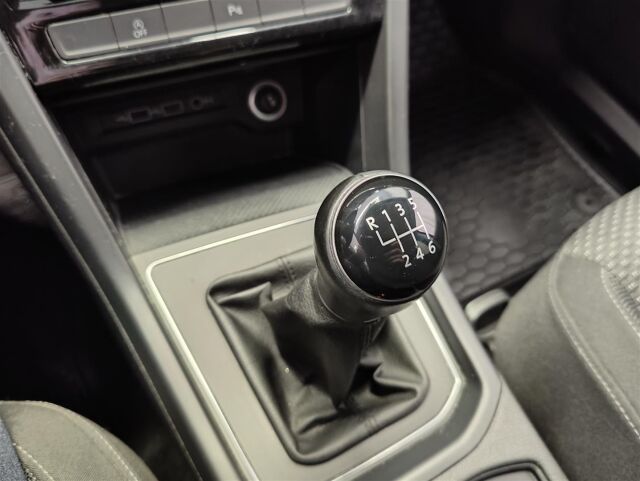 VOLKSWAGEN Touran 2019 Comfortline 1,6 TDI SCR 85 kW (115 hv)  * 1. Omistaja / Webasto / P-kamera *