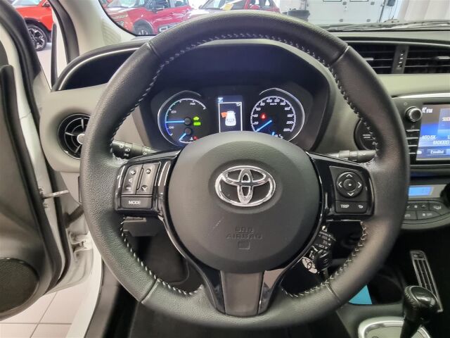 TOYOTA Yaris 2019 1,5 Hybrid Active 5ov  * Peruutuskamera, Lohkolämmitin ja sisäpistoke *