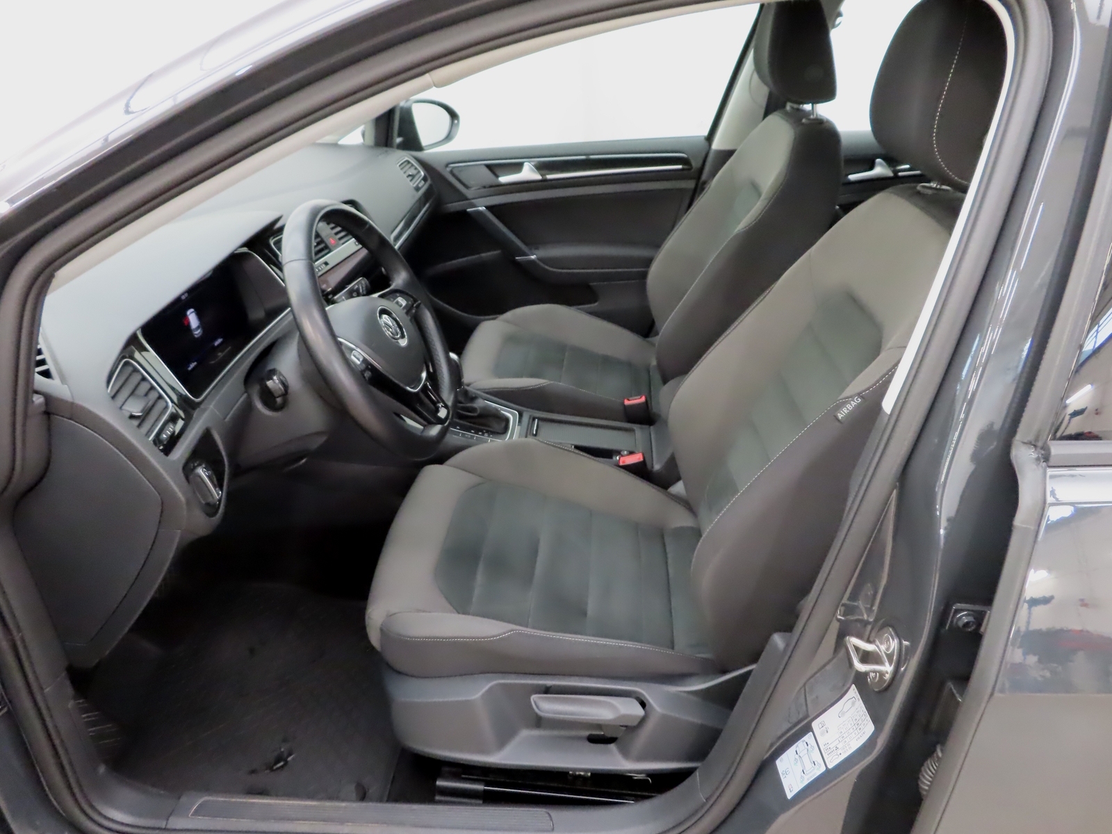 Volkswagen Golf 2019, photo 6/9