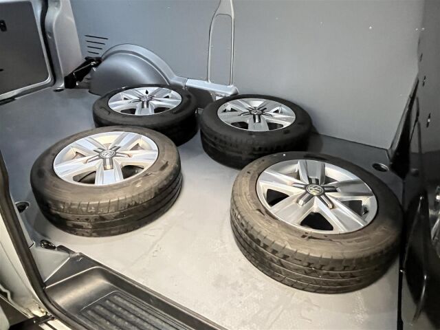 VOLKSWAGEN Transporter 2021 Transporter 6.1 Pitkä 2,0 TDI 150 kW 4Motion DSG 204M (MAR), 1-omisteinen, alv.väh.kelpoinen!