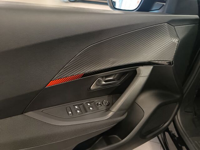 PEUGEOT 2008 2021 Active Pack Motion PureTech 130 EAT8-automaatti