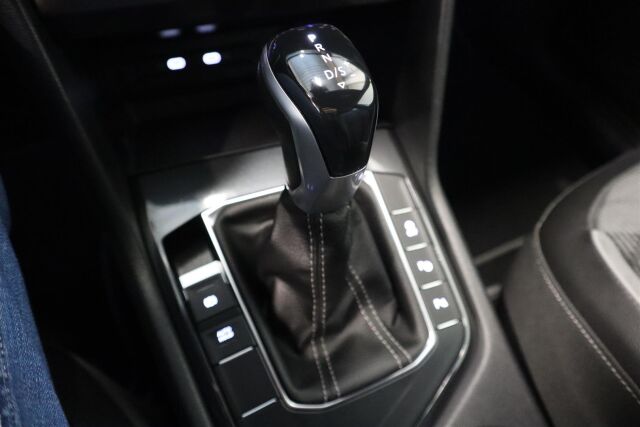 VOLKSWAGEN Tiguan 2021 R-Line 1,5 TSI 110 kW DSG-automaatti 1 omistaja!    Siisti  R-Line !
