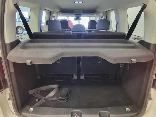 VOLKSWAGEN Caddy Maxi 2021 Life Business 2,0 TDI 90kW DSG / Koukku / Webasto / Tutkat