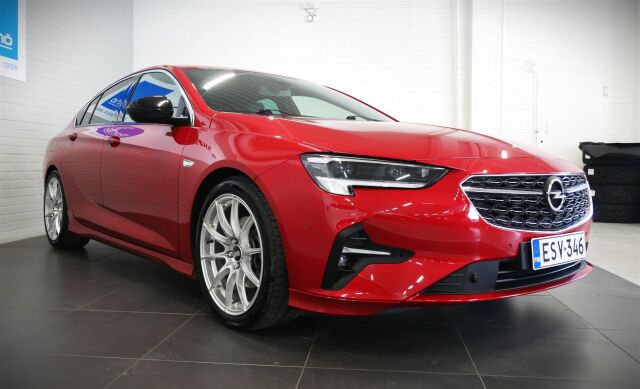 OPEL Insignia 2021 Grand Sport Executive GS 200 Turbo A / Huippuhieno ja huippuvarusteltu!