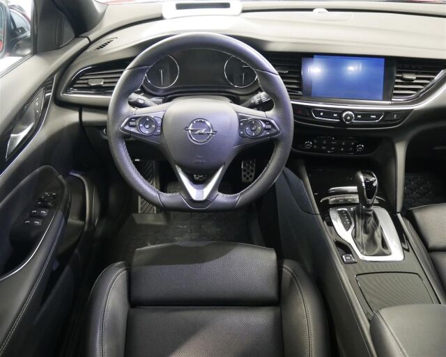 OPEL Insignia 2021 Grand Sport Executive GS 200 Turbo A / Huippuhieno ja huippuvarusteltu!