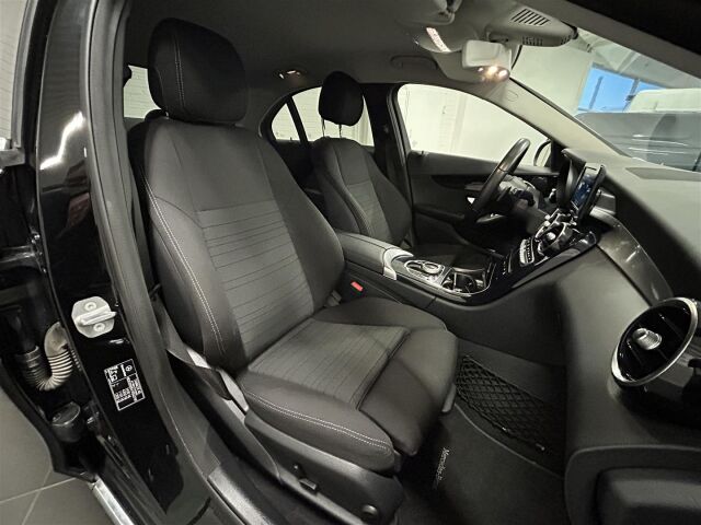 MERCEDES-BENZ C 2020 300 e 4MATIC A Business Edition EQ Power