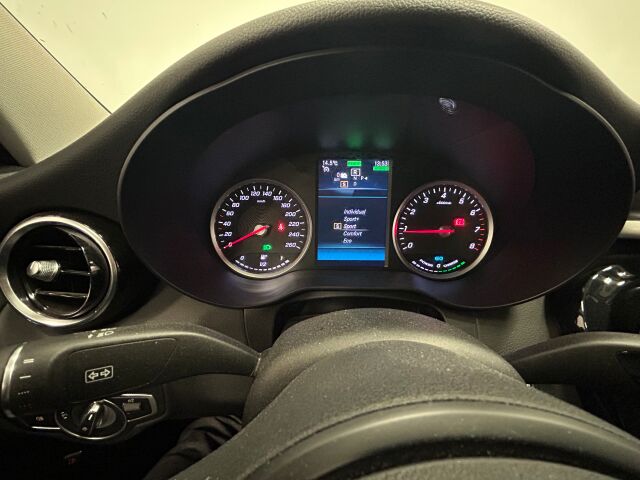 MERCEDES-BENZ C 2020 300 e 4MATIC A Business Edition EQ Power