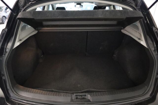 NISSAN Qashqai 2011 1,6L Stop / Start System Acenta 2WD 5M/T MY11