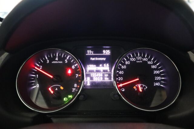 NISSAN Qashqai 2011 1,6L Stop / Start System Acenta 2WD 5M/T MY11