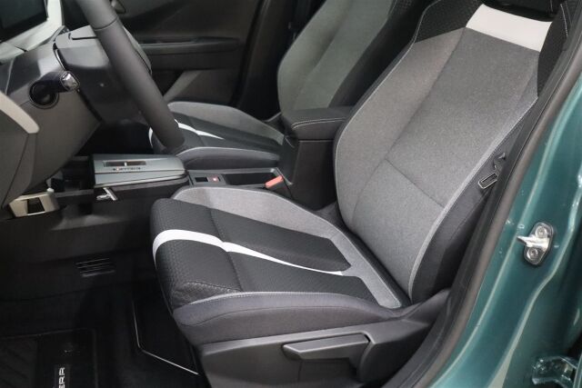 Opel Frontera 2025 Launch Edition Hybrid 145 Automaatti