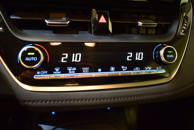 TOYOTA Corolla 2021 Sedan 1,8 Hybrid Active Edition