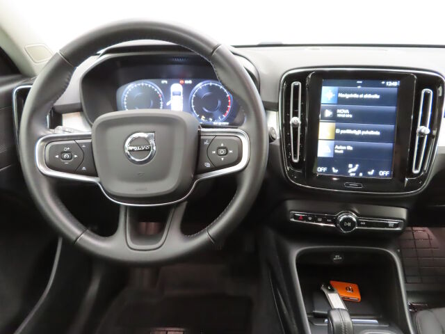 Volvo XC40 2021 B4 AWD MHEV Momentum Edition DCT automaatti