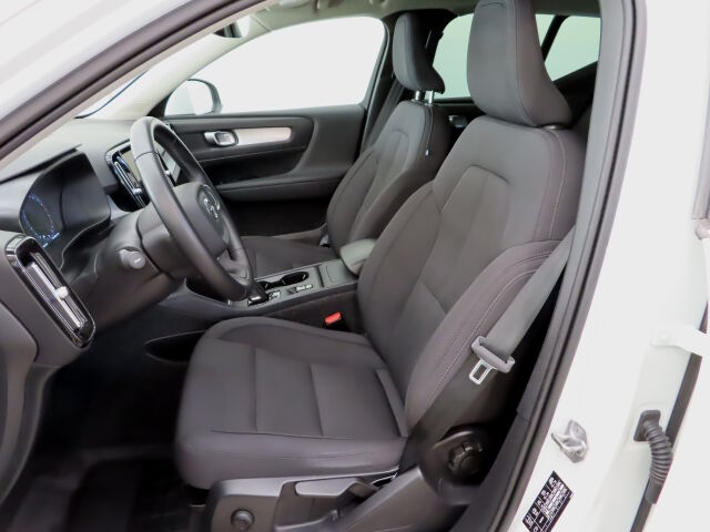 Volvo XC40 2021 B4 AWD MHEV Momentum Edition DCT automaatti