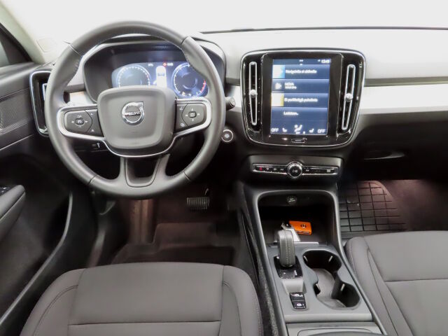 Volvo XC40 2021 B4 AWD MHEV Momentum Edition DCT automaatti