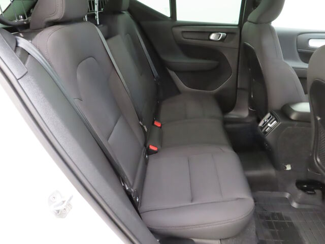 Volvo XC40 2021 B4 AWD MHEV Momentum Edition DCT automaatti