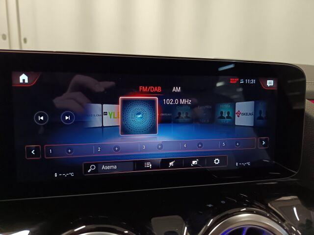 MERCEDES-BENZ GLA 2021 250 e A Business EQ Power