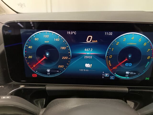 MERCEDES-BENZ GLA 2021 250 e A Business EQ Power