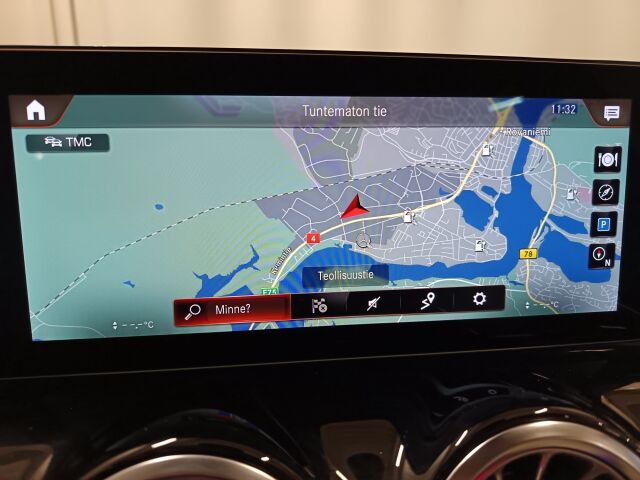 MERCEDES-BENZ GLA 2021 250 e A Business EQ Power