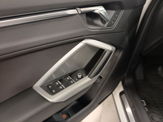 AUDI Q3 2021 Business S line 40 TFSI 140kW quattro S-tronic