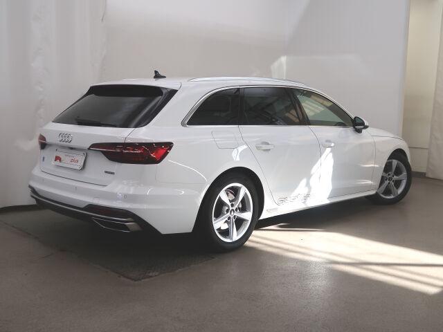 Audi A4 2022 Avant Business Advanced 40 TFSI 150 kW MHEV quattro S tronic