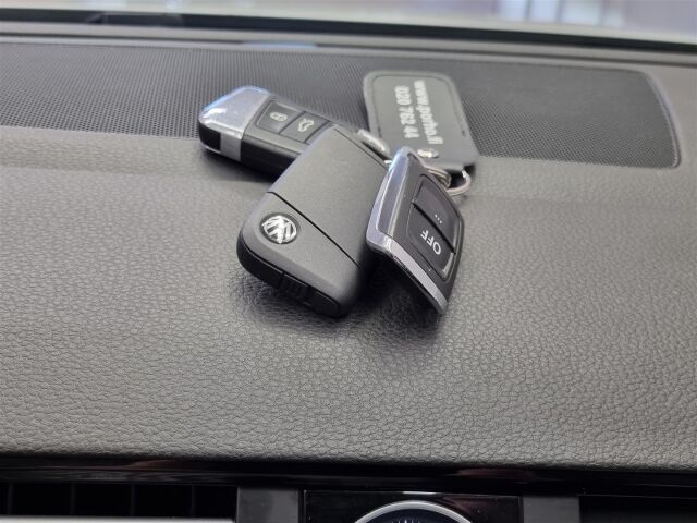 VOLKSWAGEN Passat 2017 Variant GTE Plug-In Hybrid 160 kW (218 hv) DSG-automaatti / Webasto / Koukku / P-kamera / ACC