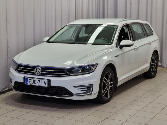 VOLKSWAGEN Passat 2017 Variant GTE Plug-In Hybrid 160 kW (218 hv) DSG-automaatti / Webasto / Koukku / P-kamera / ACC