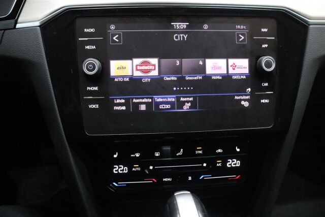 VOLKSWAGEN Passat 2022 Variant R-Line 2,0 TDI EVO SCR 110 kW DSG-automaatti** Juuri huollettu **