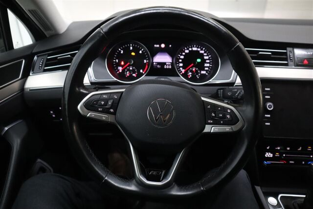 VOLKSWAGEN Passat 2022 Variant R-Line 2,0 TDI EVO SCR 110 kW DSG-automaatti** Juuri huollettu **