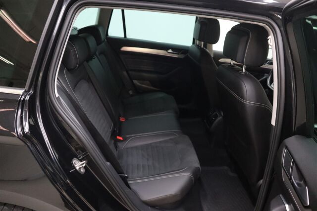 VOLKSWAGEN Passat 2022 Variant R-Line 2,0 TDI EVO SCR 110 kW DSG-automaatti** Juuri huollettu **