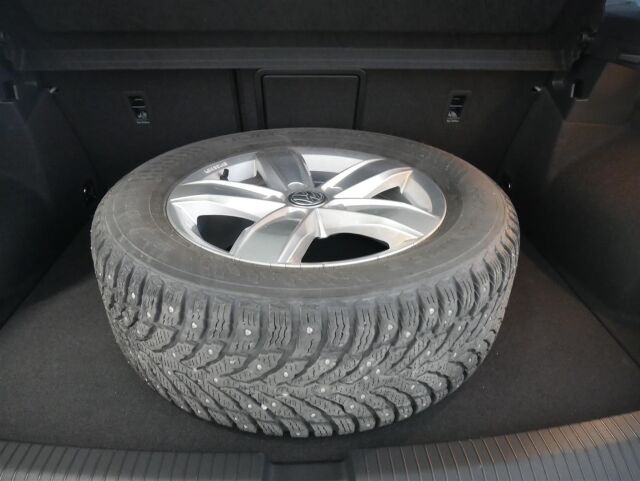 VOLKSWAGEN T-Roc 2022 R-Line Business 1,5 TSI EVO 110 kW DSG-automaatti