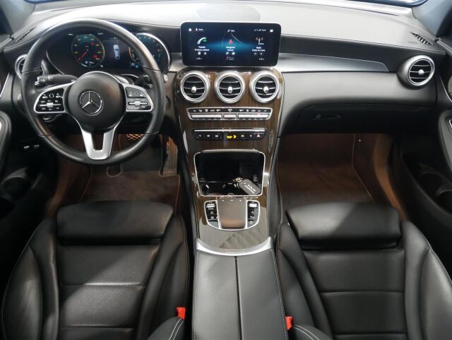 MERCEDES-BENZ GLC 2022 300 e 4MATIC A Business Coupé