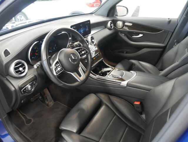 MERCEDES-BENZ GLC 2022 300 e 4MATIC A Business Coupé