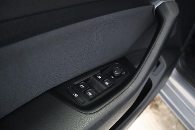 VOLKSWAGEN Passat 2022 Sedan Comfort Business 1,5 TSI EVO 110 kW DSG- Myydään maaliskuussa.