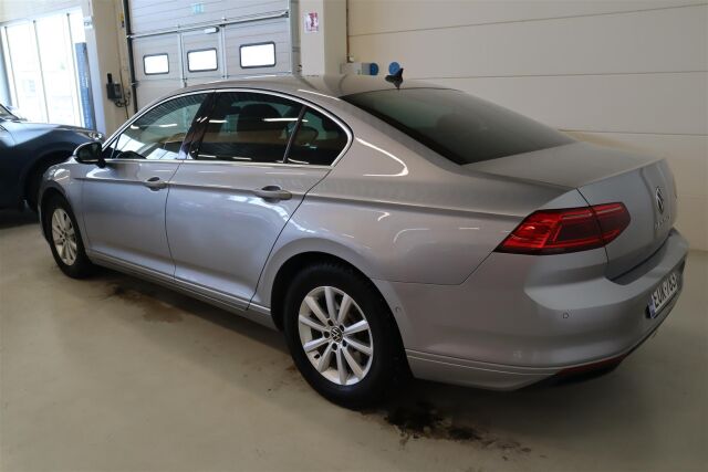 VOLKSWAGEN Passat 2022 Sedan Comfort Business 1,5 TSI EVO 110 kW DSG- Myydään maaliskuussa.