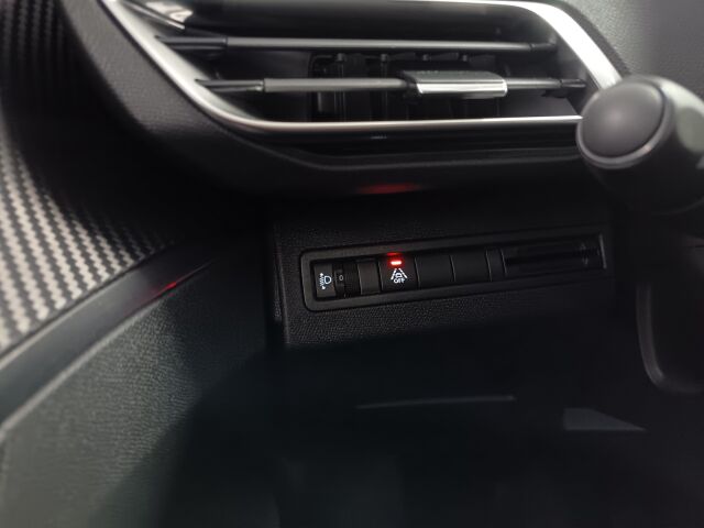 PEUGEOT 3008 2022 Active Pack Style PureTech 130 EAT8-aut.**TODELLA KOMIA LEIJONA**