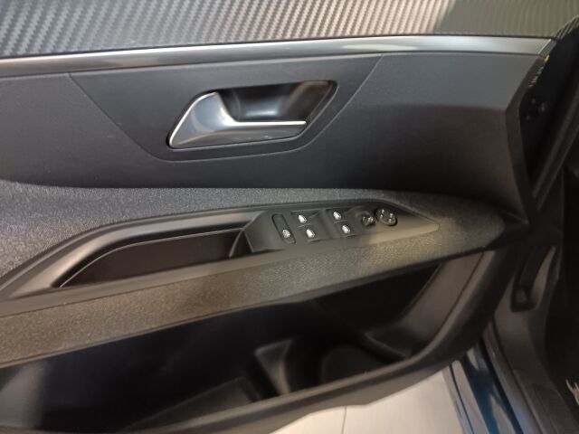 PEUGEOT 3008 2022 Active Pack Style PureTech 130 EAT8-aut.**TODELLA KOMIA LEIJONA**