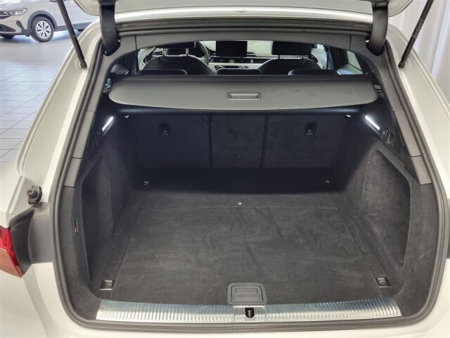 AUDI A4 2023 Avant Progress S line 40 TFSI 150 kW MHEV quattro S tronic / Webasto / Koukku / ACC / P-Kamera
