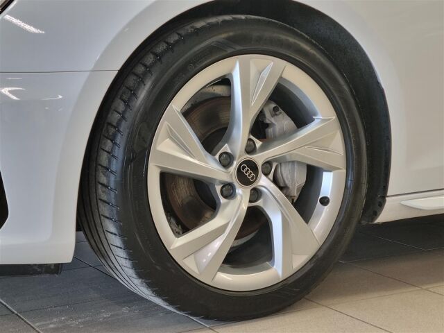 AUDI A4 2023 Avant Progress S line 40 TFSI 150 kW MHEV quattro S tronic / Webasto / Koukku / ACC / P-Kamera